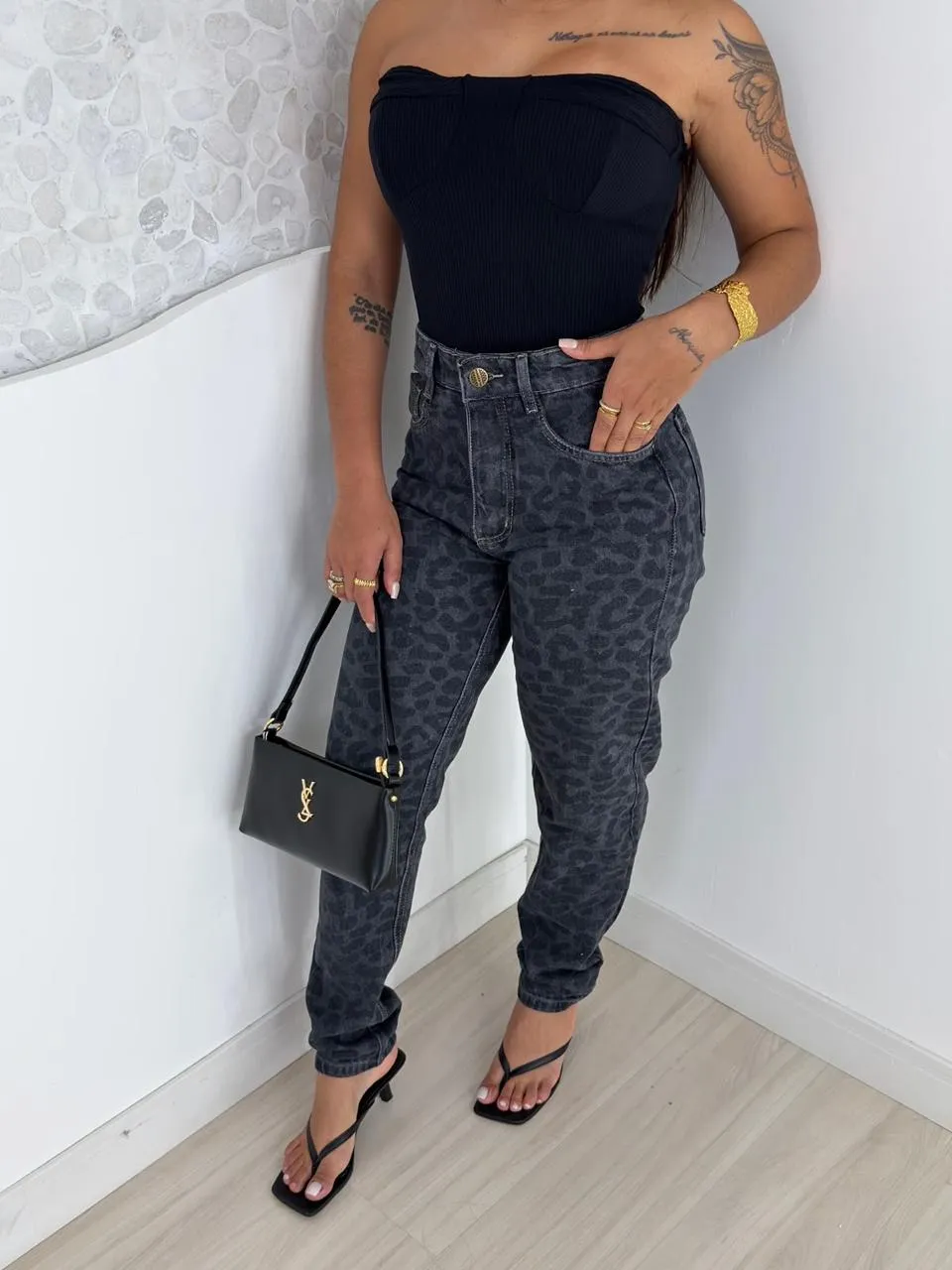 Calça Jeans Estampa de Oncinha